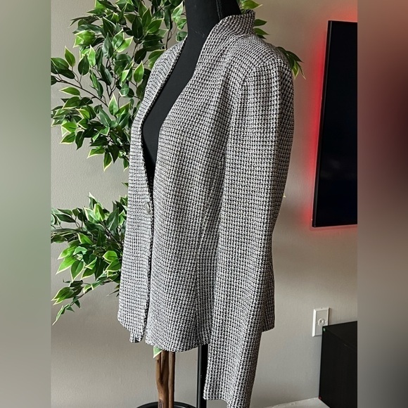 St John tweed jacket size 12 - Picture 2 of 11